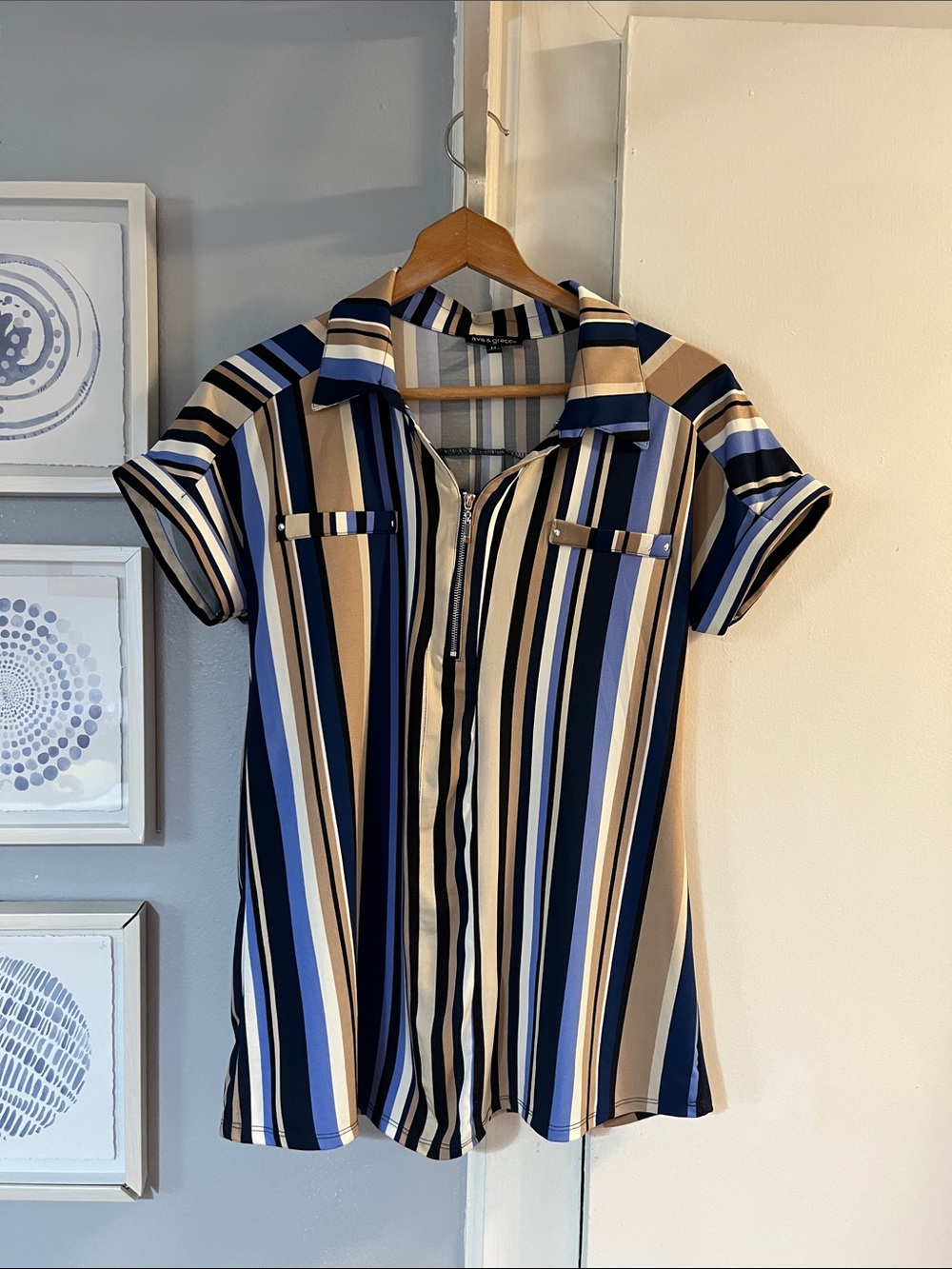 Ava & Grace Women’s Striped Short-Sleeve Blouse Blue/Tan/White Size M